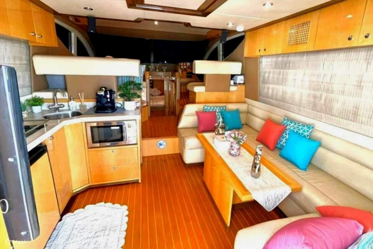 44ft Luxury Yacht View